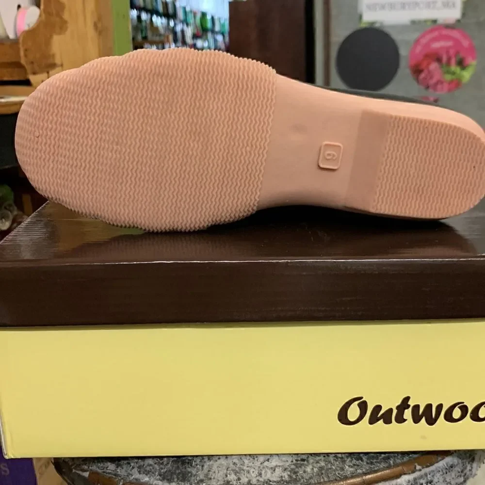 Outwoods new boot!plaid and super cute see pics for details .size 9m
